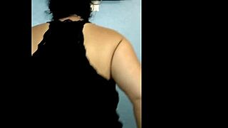 复古骚女骑乘经典蓝片场景