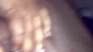 今晚狂野舔那黑妞的小穴！