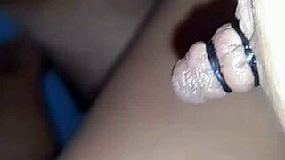 ME GRABO MIENTRAS MI VECINO ME COJE Y ATA Y JUEGA CON MIS PEZONES NIPPLE BONDAGE