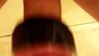 Watch this straight polish german man pump his penis with a tube!