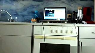 Sexydea Shakes Booty