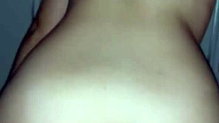 火辣黑发18+妹子激情四射