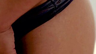 showing off my body on a hot november afternoon! 🔥