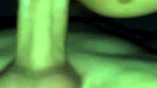 女友骚逼里猛潮吹