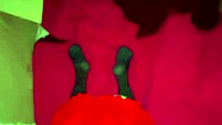 Masked girlfriend sucks for creampie finish