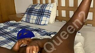 Sweet Queen Masturbates Her Juicy Pussy