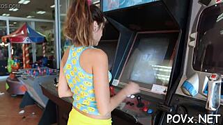 This delicious bitch gets a huge cock 😍