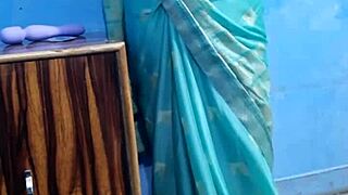 How does sexy bhabhi play with dildo in green saree?