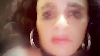 i love this shemale in costume