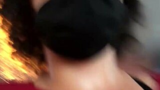 Gostosa da academia, quase pega malhando nua no flagra!