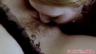 Two dyke beauties in heels eat and finger pussies