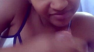 Mira Mi Hermanastra Latina Chupándomela con Pasión