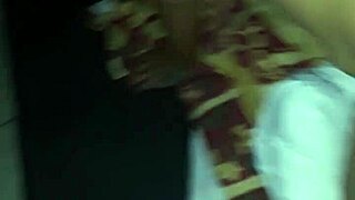 dandole en el culo a mi suegra otra ves