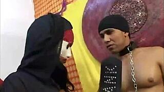 garota de programa tortura cliente e depois libera a bucetinha