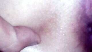 她超爱被拉丁熟女爱人狂操屁眼