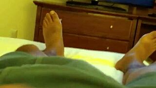 Amateur Young Shaved Girl Masturbates in Homemade Video