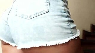 amateur babe sucks pov dick close up after ice cream