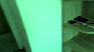 Hot Stepmom Anna's Pussy On Desk Gets Facial