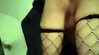 i'm keightania lagurley, playing with my 20cm she-cock till cum