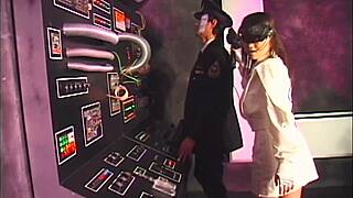 亚洲女英雄同人志狂野行动。