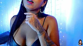 偷偷在浴室干热辣阿姨，刺激爆了！