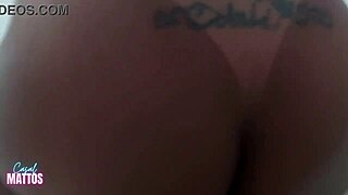 cada trago uma sentada com natural tits