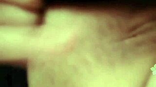 印度少女直播秀出惊人的大屁股