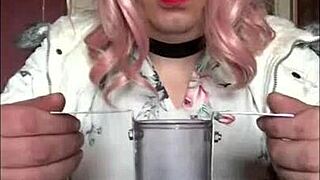 I'm bisexual crossdresser offering free blowjobs on camera