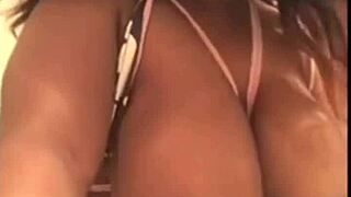 I’m obsessed with this sexy amateur BBW and her hot curves.