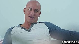 Maya Woulfe Falls For Derrick Pierce's Fake Persona And Makes Out