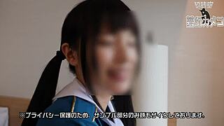 嘿可爱妹子，准备好和这个18岁偶像玩cosplay了吗？