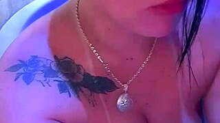 和Thiara Fox在戈亚斯卡尔达斯诺瓦斯超赞感官秀