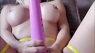 joi with curvy latina young 18+ giving jerk off instructions and dirty talk for orgasm