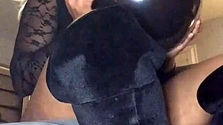 Balloon fetish takes over as babe dominates with her big ass.