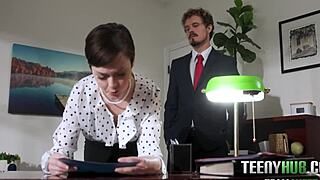 为什么我的小18+秘书Jade Valentine诱惑Robby Echo？