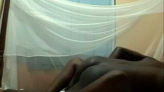 Ebony amateur's big ass pussy gets intensely drilled in anal sex