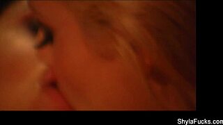 我是Shyla Stylez、Sophie Dee和Sienna West三人操逼舔大奶