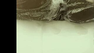 Ebony couple rides big black cocks and squirts 😋