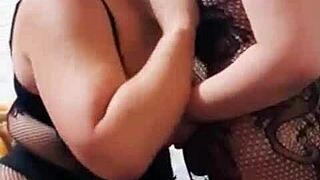 stepmom with big ass invited stepdaughter to fuck in pussy