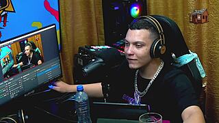 Bia, show your hot curves in detail, you're delicious in the sheer podcast barraco!