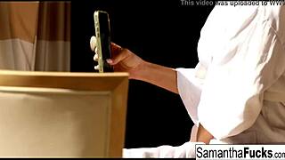 Samantha Saint裸体挑逗秀