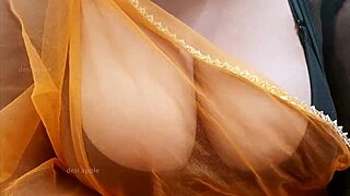 见过新加坡熟女闪现巨大奶子吗？