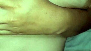 Beautiful latina shows sensual foot fetish