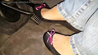 在Facebook上与业余爱好者亲密网络摄像头会话