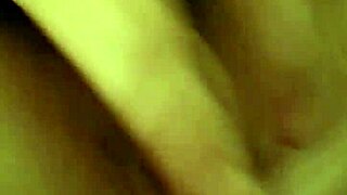 业余人妻湿屄被18+feet35小哥挑逗自拍