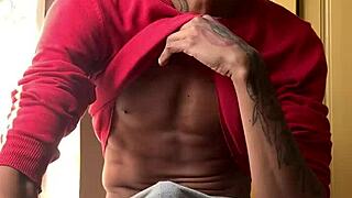 pica preta cums hard on jerk with oberon