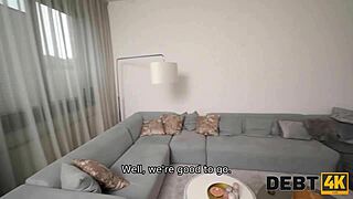 Summer plays the hot horsegirl in this reality show.