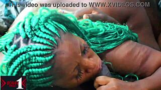 天哪！夫妻们公共房间狂野群P！