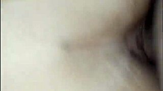 The maid gets intimate in the bed