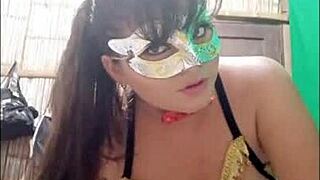 Otra vez haciendo cosas malas hijastra me pongo muy arrecha y espero con paciencia a mi padrastro que venga a comer y follar esta vagina humeda latina